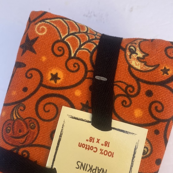 Johanna Parker | Halloween Placemat & Napkin Bundle 8 piece place setting - Picture 8 of 9